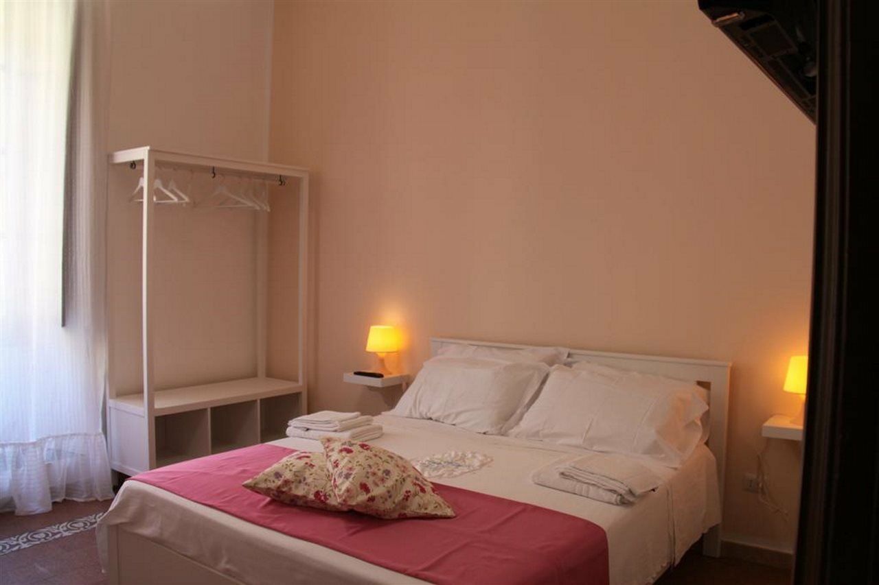 B&B Le Porte Di Napoli Eksteriør bilde