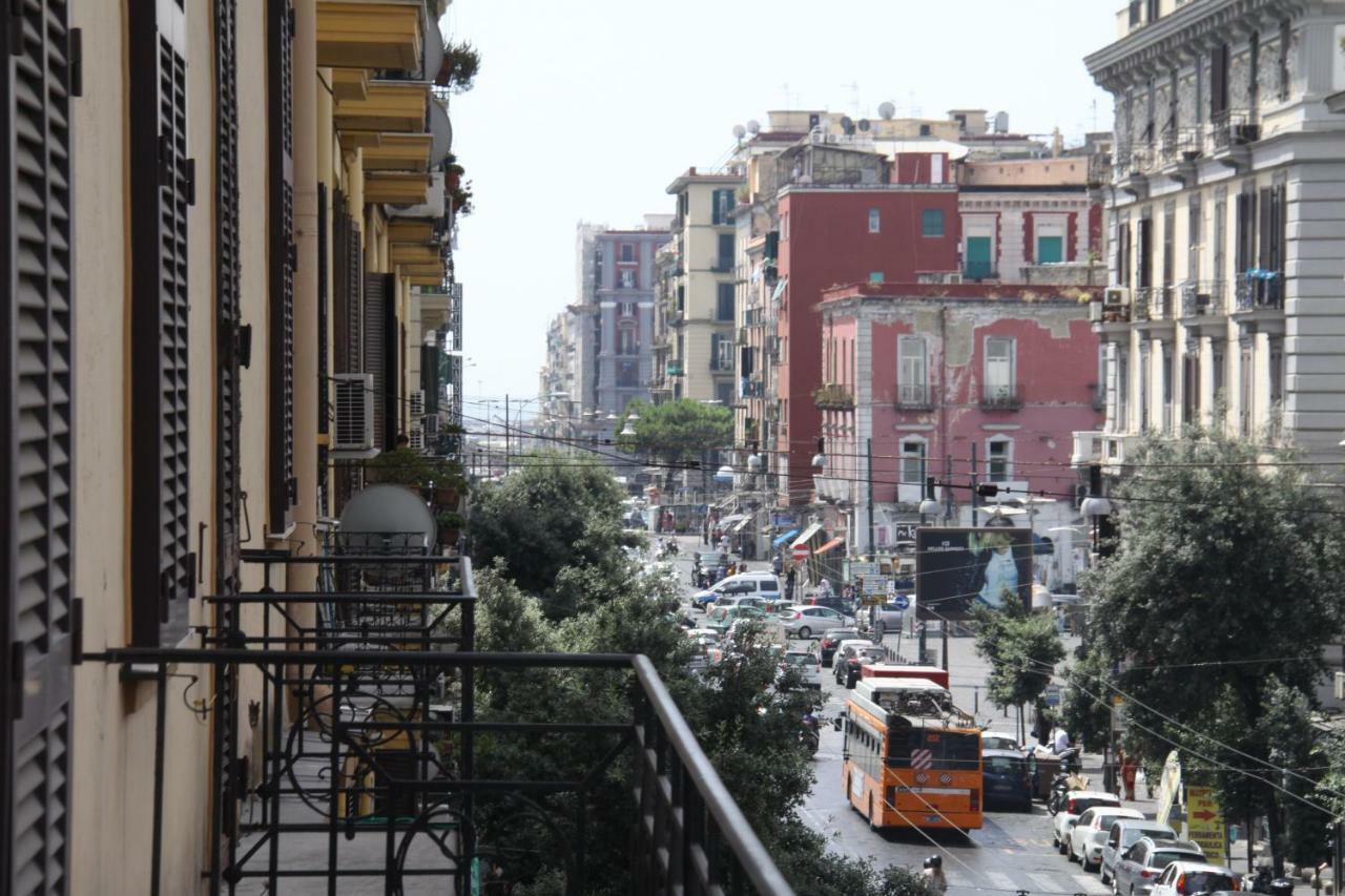 B&B Le Porte Di Napoli Eksteriør bilde