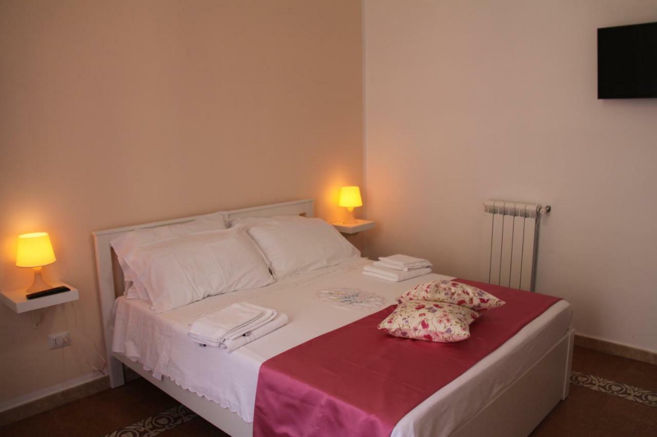 B&B Le Porte Di Napoli Eksteriør bilde