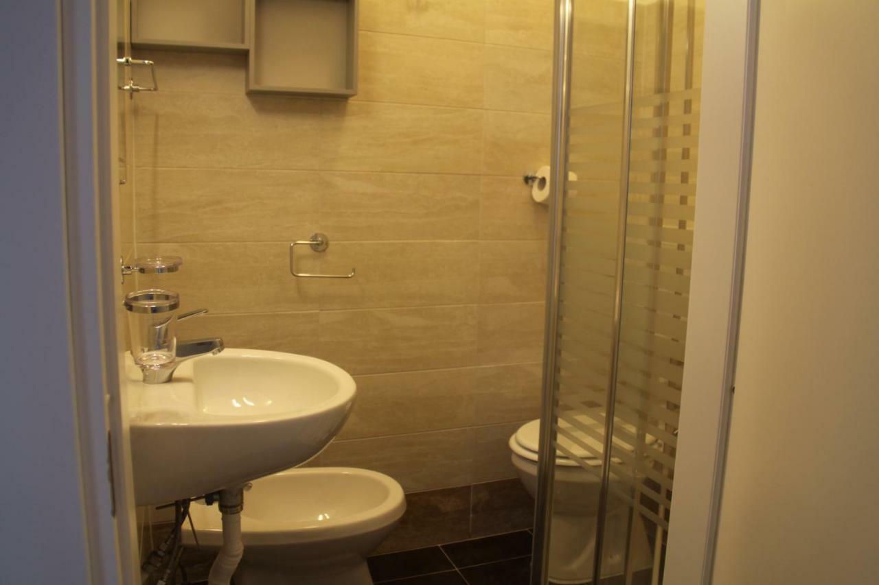 B&B Le Porte Di Napoli Eksteriør bilde